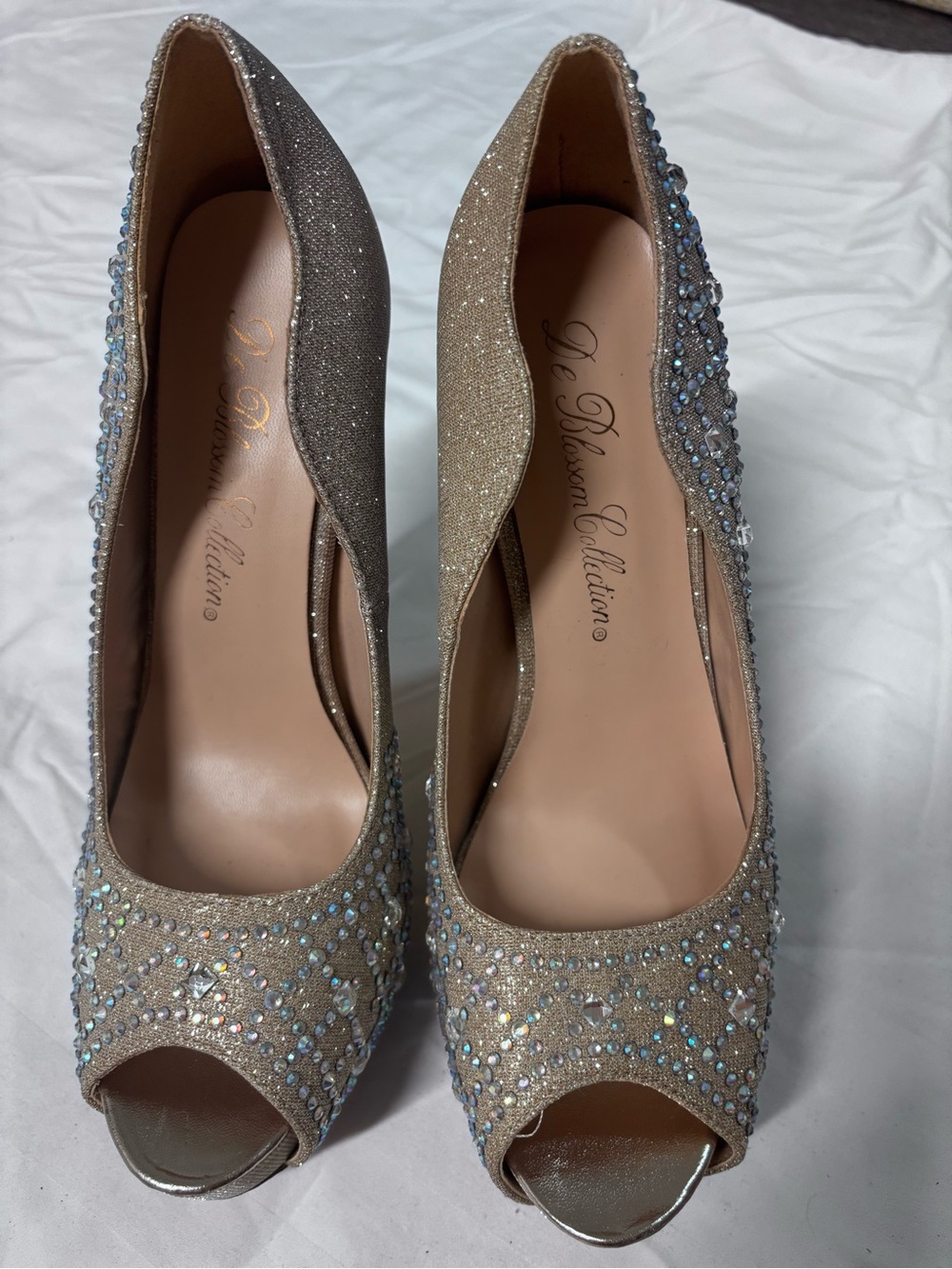 De Blossom Collection Women's Glitter Peep-Toe Heels in Champagne and Iridescent